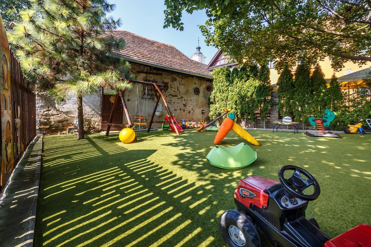 Penzion - Restaurant Atrium Poprad Exteriér fotografie