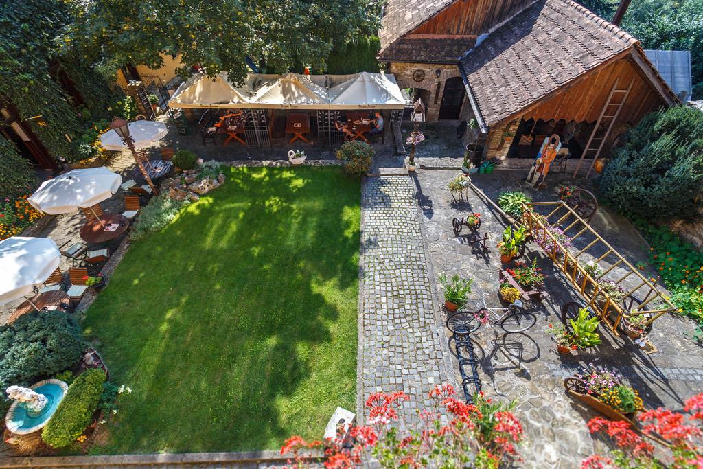 Penzion - Restaurant Atrium Poprad Exteriér fotografie